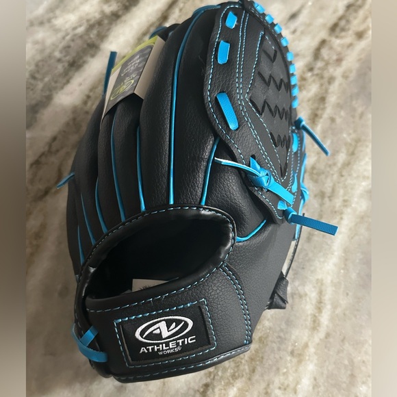 Athletic Works 9.5" Teeball Glove – Youth Beginner Baseball Mitt - Picture 6 of 8